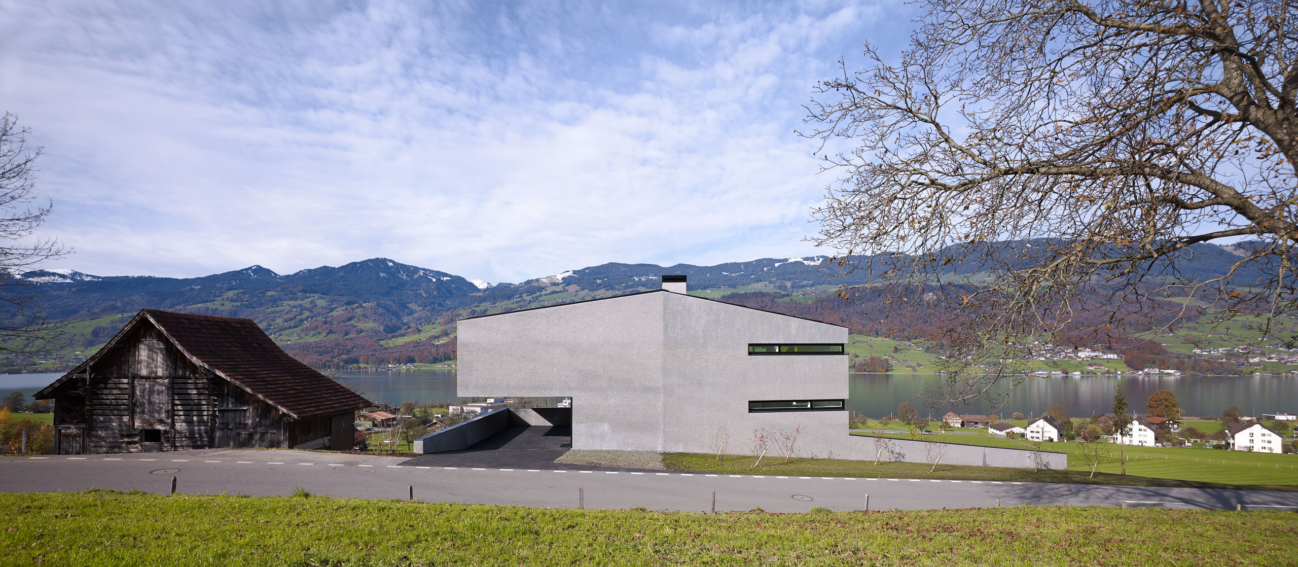 E12400 039975p j2560